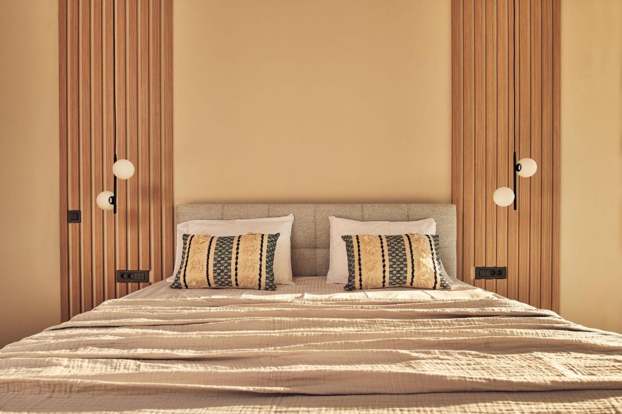 Althea Lavish Estate - Villa & Suite ไซคิย์นธอสทาวน์ ภายนอก รูปภาพ