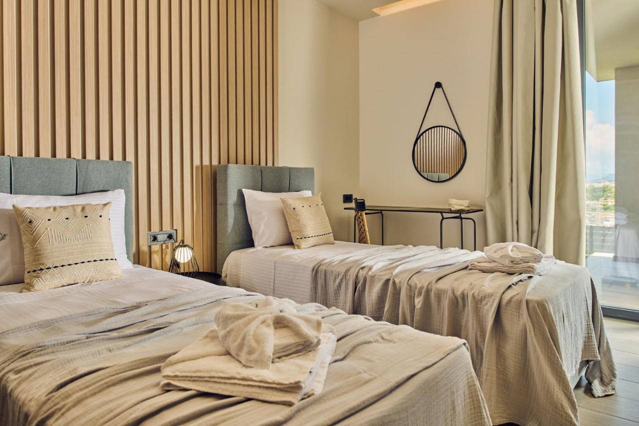 Althea Lavish Estate - Villa & Suite ไซคิย์นธอสทาวน์ ภายนอก รูปภาพ
