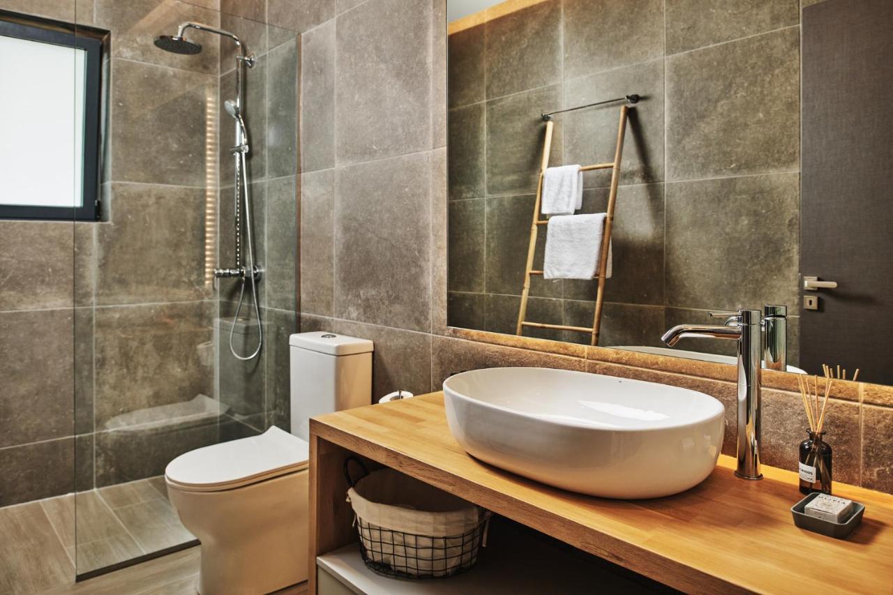 Althea Lavish Estate - Villa & Suite ไซคิย์นธอสทาวน์ ภายนอก รูปภาพ