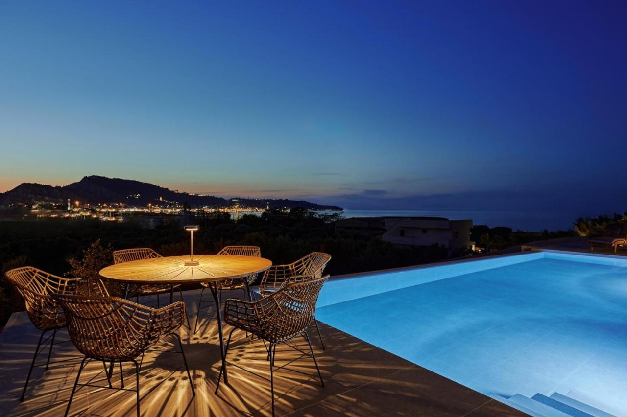 Althea Lavish Estate - Villa & Suite ไซคิย์นธอสทาวน์ ภายนอก รูปภาพ