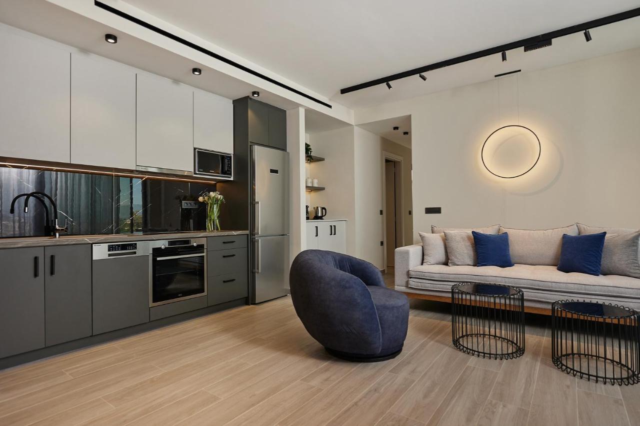 Althea Lavish Estate - Villa & Suite ไซคิย์นธอสทาวน์ ภายนอก รูปภาพ