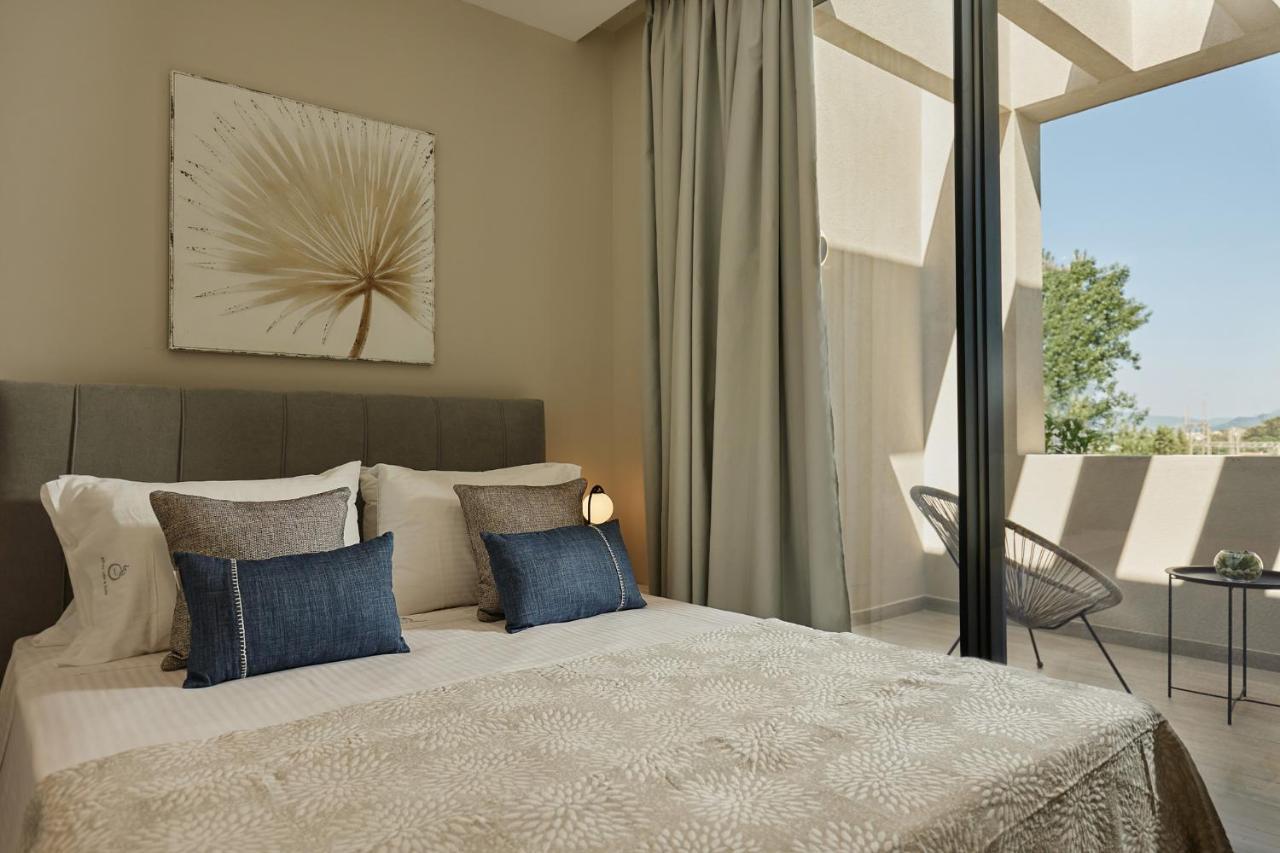 Althea Lavish Estate - Villa & Suite ไซคิย์นธอสทาวน์ ภายนอก รูปภาพ