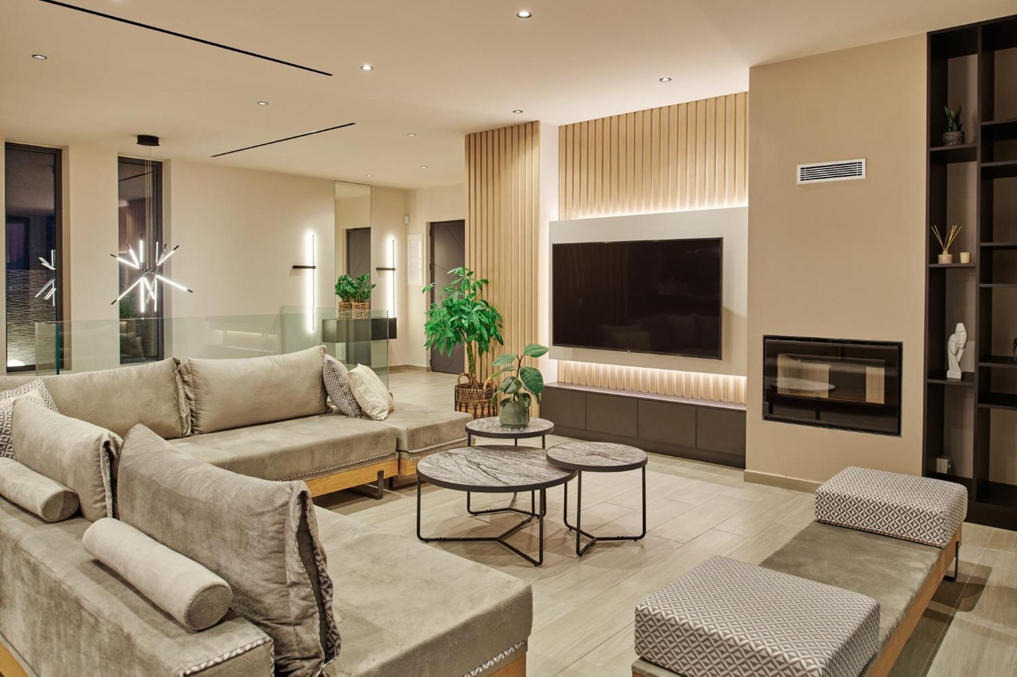 Althea Lavish Estate - Villa & Suite ไซคิย์นธอสทาวน์ ภายนอก รูปภาพ