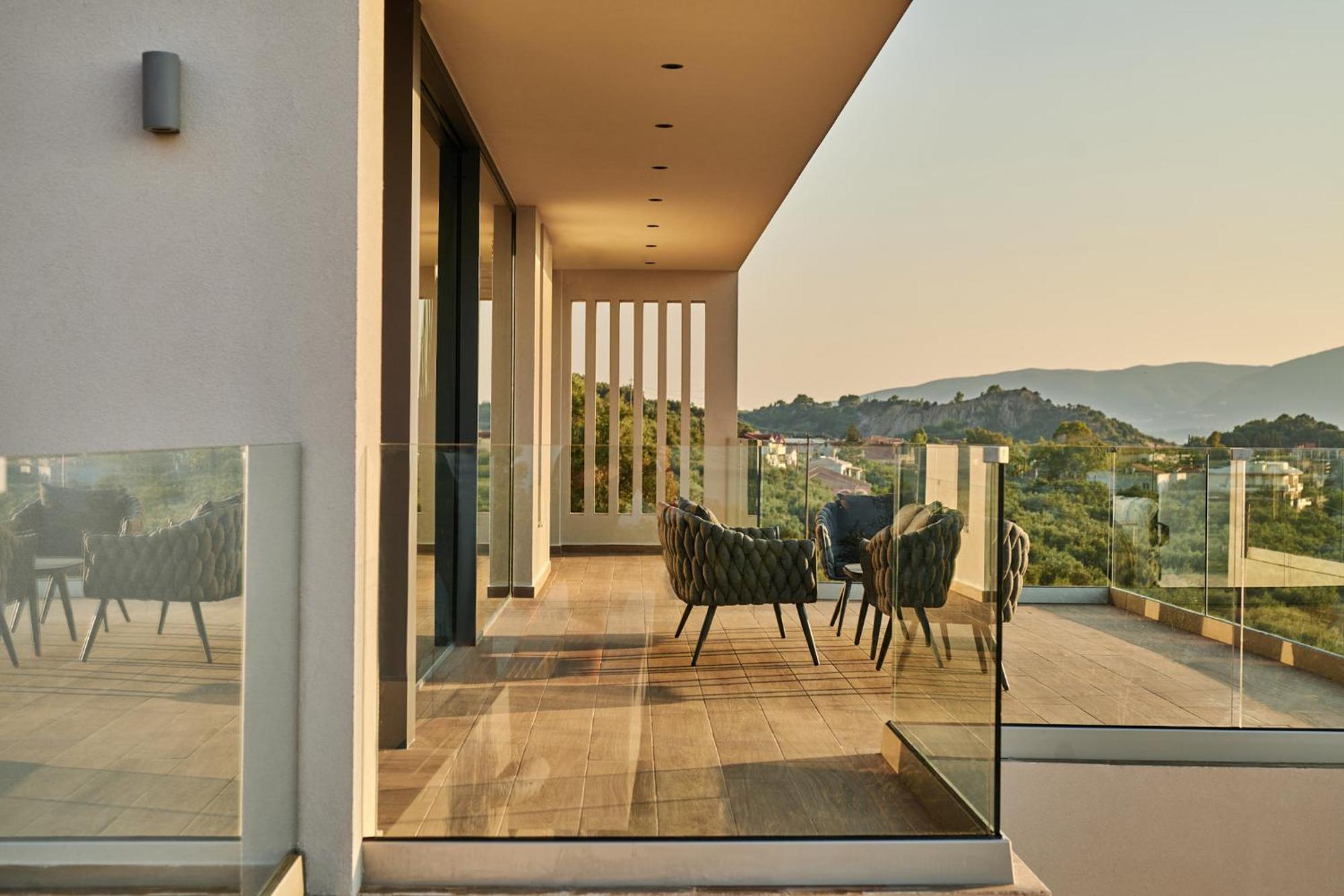 Althea Lavish Estate - Villa & Suite ไซคิย์นธอสทาวน์ ภายนอก รูปภาพ